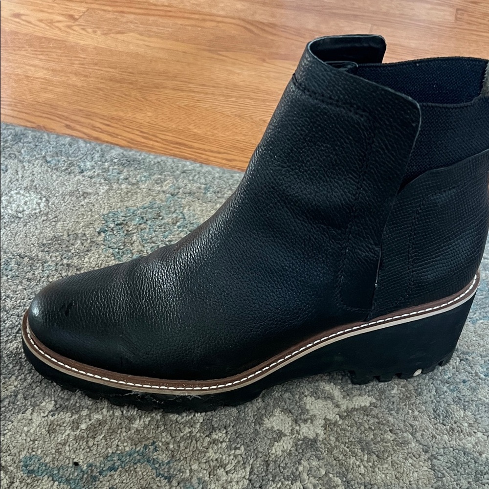 Dolce Vita Textured Black Ankle Booties
